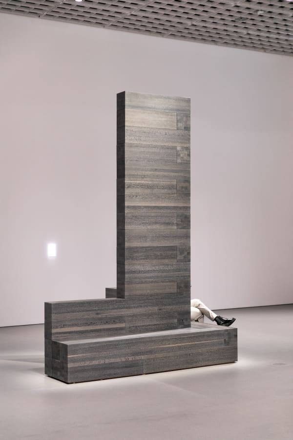 Layered Wood, 2022, oxidized red oak, 366 x 234 x 234 cm. Courtesy of San Choi