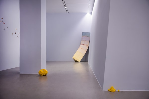 Yellow Blues_entirety, 2020, mixed media, approx, 240 x 60 x 51.9 cm Photography: Hyosup Jung (provided by MMCA)