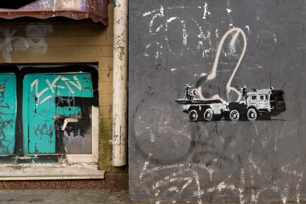 Banksy’s 2022 Missile on a Truck mural in Kyiv reimagines warfare with bold, thought-provoking imagery.