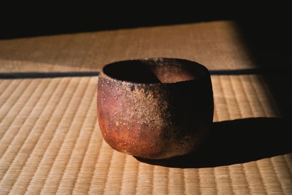 焼〆茶碗 High-fired tea bowl