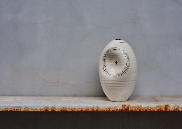 309　八木一夫　黒象嵌花生