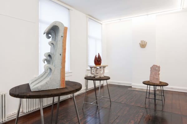 60Lvo07589Solsticestones