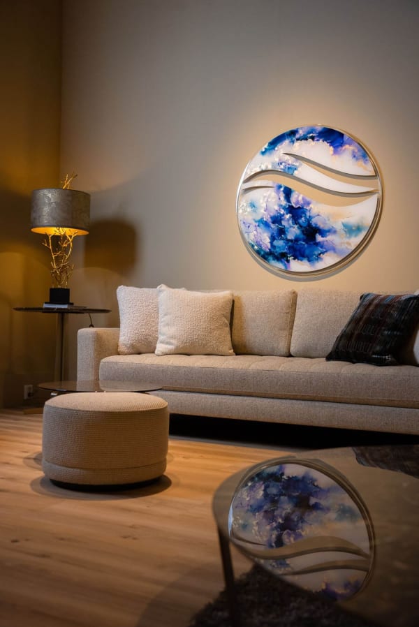 Blue Round Artwork With Epoxy Titel Nautical Heartbeat Stephanie Van Der Beek 17