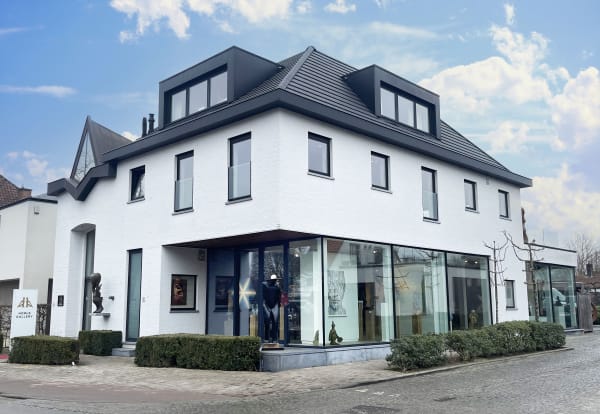 SINT-MARTENS-LATEM, LATEMSTRAAT 8, +32 9 335 06 33