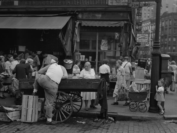 Suffolk and Hester Streets, New York, 1946