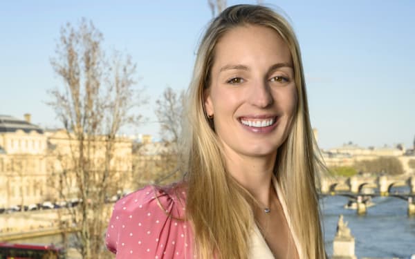 Thea Montauti d'Harcourt Lyginos, la vie en rose