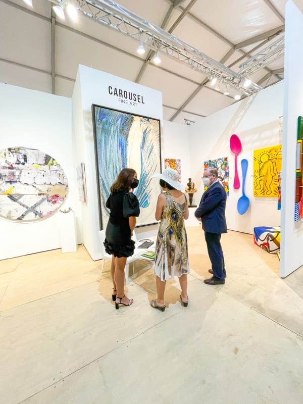 People at Carousel Fine Art's gallery both at the Hampton's Art Market, 2021.