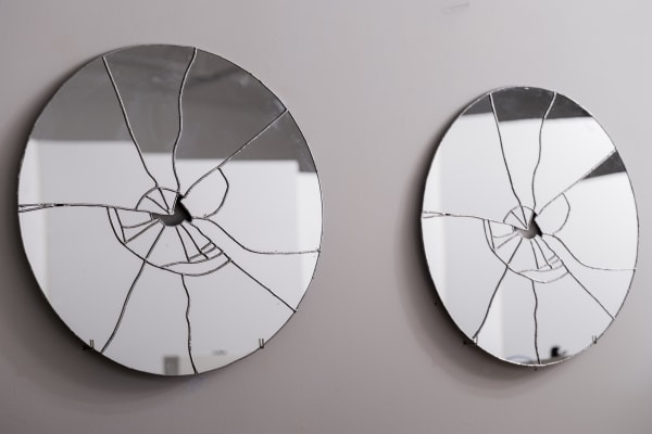 Ry Van Der Hout, Mirror Mirror (Tondo), 2025