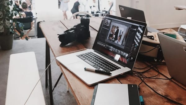 STAGE MEDIA CREATIVE BIJ MOYA