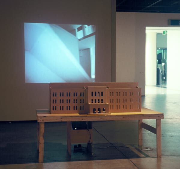 Exhibiting 'Pleasure factory’ '유쾌한 공작소' 전시하기 (2003) A model of exhibition 'Pleasure Factory' in Seoul Museum of Art, 9 video cameras, 9 monitors