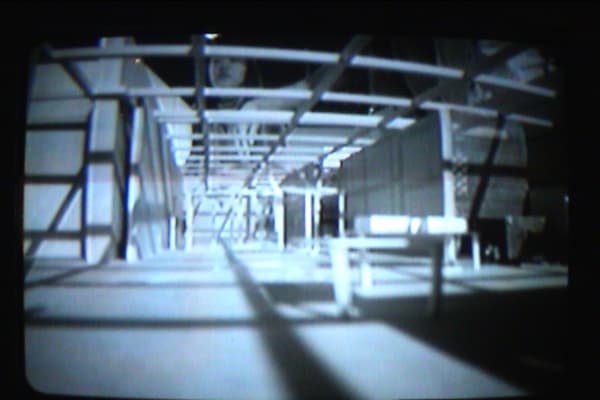 Exhibiting 'Pleasure factory’ '유쾌한 공작소' 전시하기 (2003) A model of exhibition 'Pleasure Factory' in Seoul Museum of Art, 9 video cameras, 9 monitors