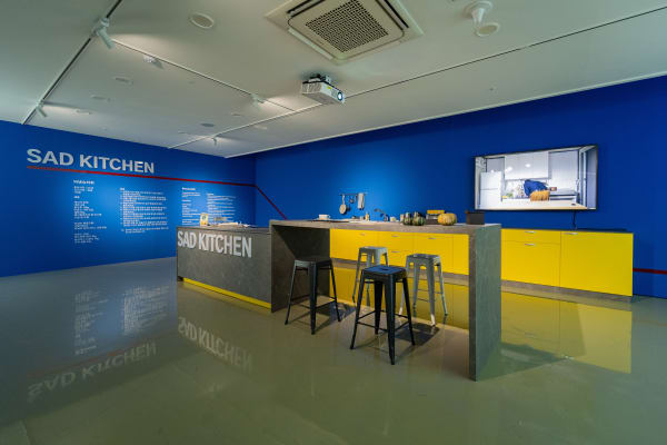 SAD Kitchen | 2021-2022 UHD Video |Installation, Sound, Colour, 10'46 Photo courtesy of the artist