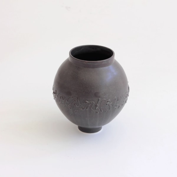Robyn Hardyman, RH3 Moon Jar in Dark Grey