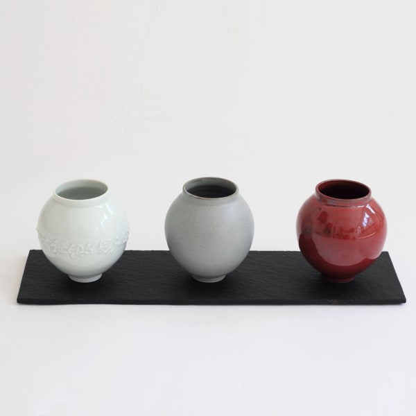 Robyn Hardyman, RH13 set of 3 moon jars on slate, celadon/red/blue-grey