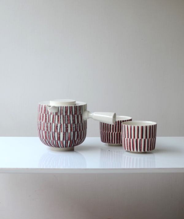10TS. Tea set, Red Black Porcelain. £350