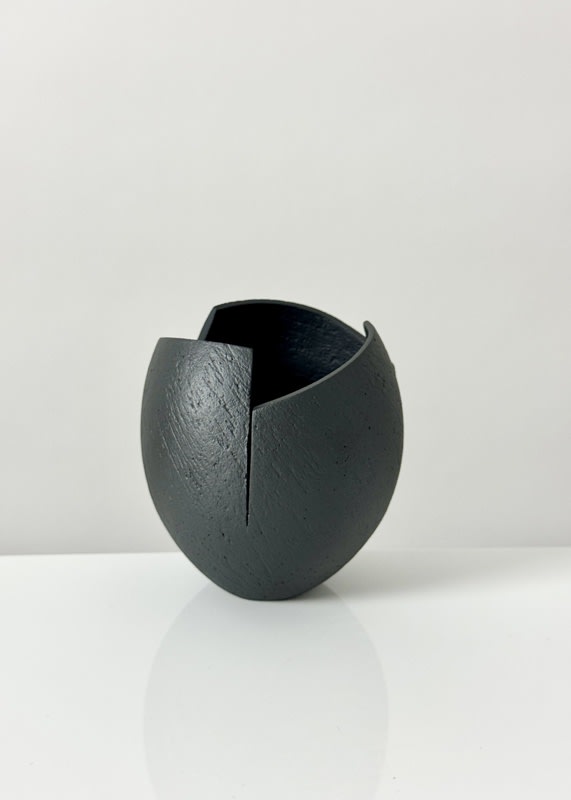 Ashraf Hanna, 5. Black cut and altered pinch pot I