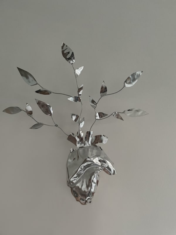 Polina Osipova, Heart Blossom, 2022 Wire textile, acrylic, 40 x 35 cm