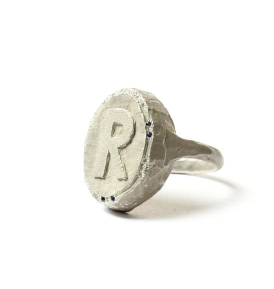 9 k white gold, sapphire, diamonds