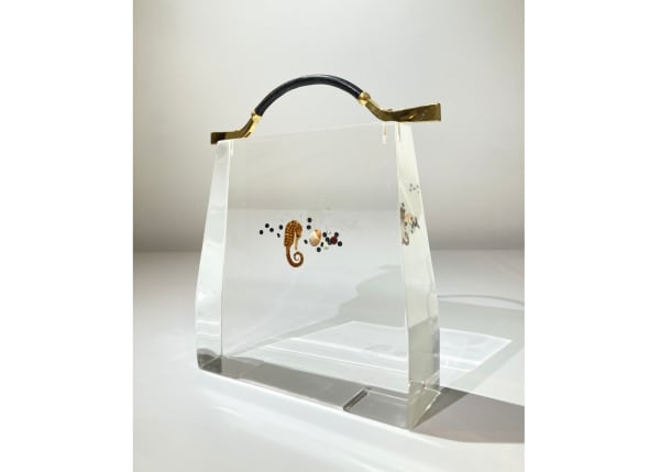 Ted Noten, Seahorse Kissing with Stones, 2022