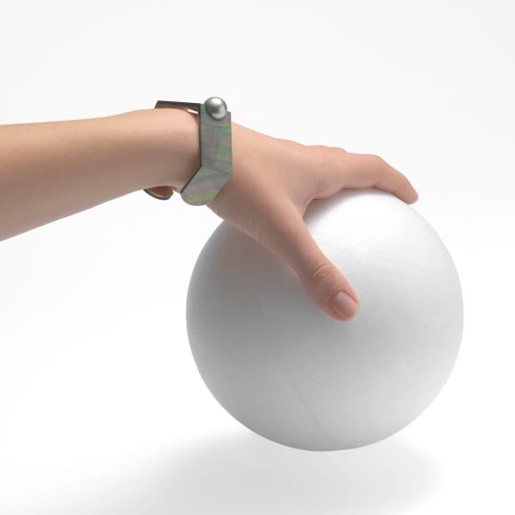 Melanie Georgacopoulos, Corner Pearl Nacre Bangle