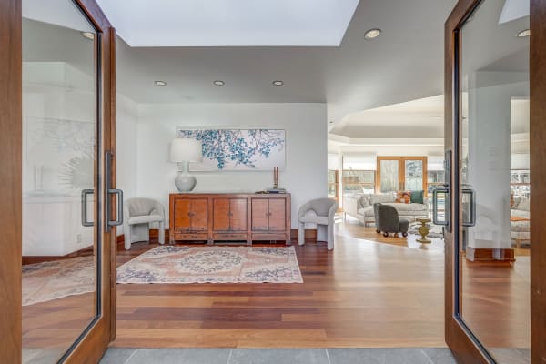 Artwork: Jackie Battenfield Realty & Staging: Katherine Hill, Sarah James Design, Project RVA