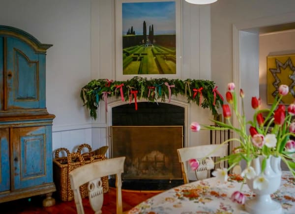 Artwork: Alice Baughman (sold) Designer: Anne Pulliam Interiors