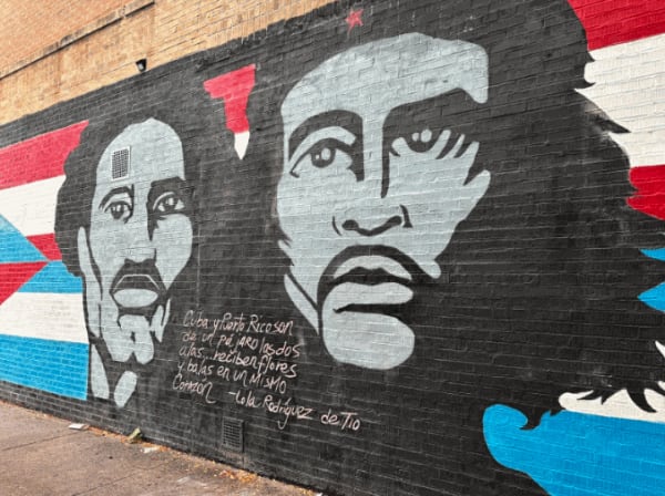 “Dos Alas” depicts Ernesto “Che” Guevara and Pedro Albizu Campos.
