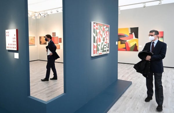 Two hundred seventy-nine dealers are presenting works inside huge tents across Frieze London and its sister event, Frieze Masters.Credit...Toby Melville/Reuters