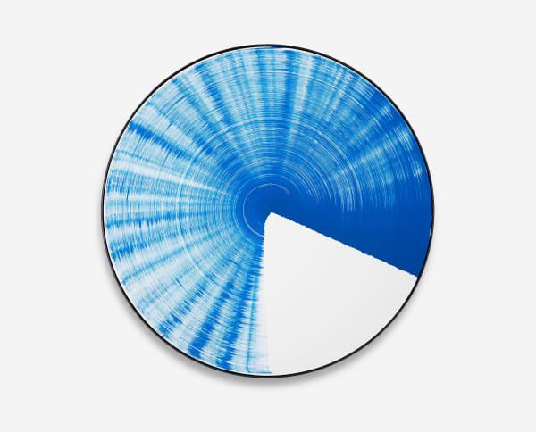 Claudia Comte, Turn and Slip 180, cyan, 2020