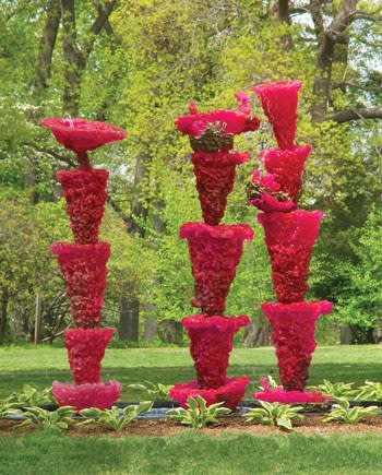 Lynda Benglis "FUENTES"
