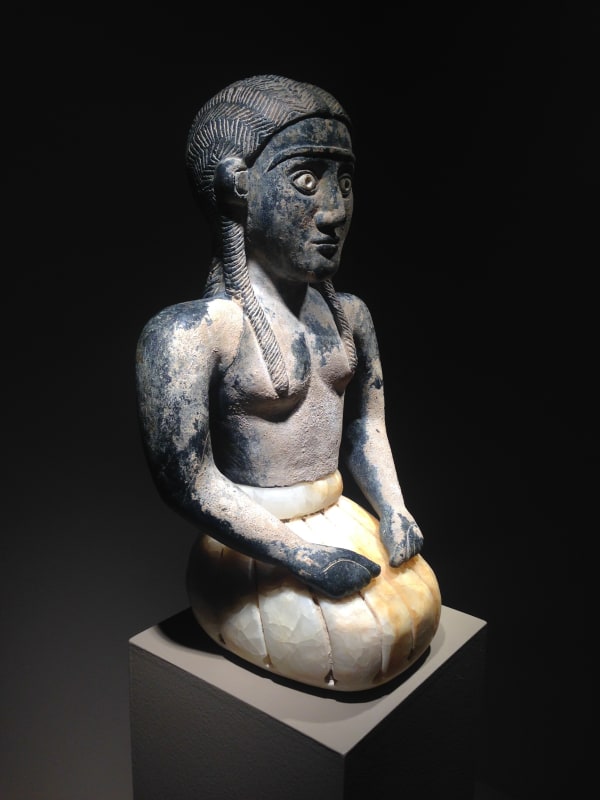 Image above: Inv. 2086 Seated Male Figure, Side View