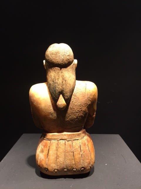 Image above: Inv. 2496.1, Seated Male Figure, Back View