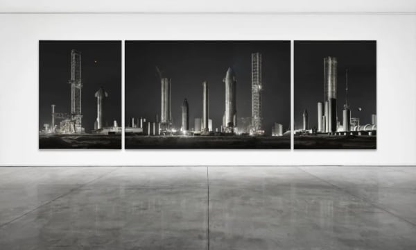 迈克尔·纳贾尔 Michael Najjar 星际基地 starbase 三联画 triptych 2022 图片致谢艺术家及工作室 Courtesy of the Studio Michael Najjar and the artist