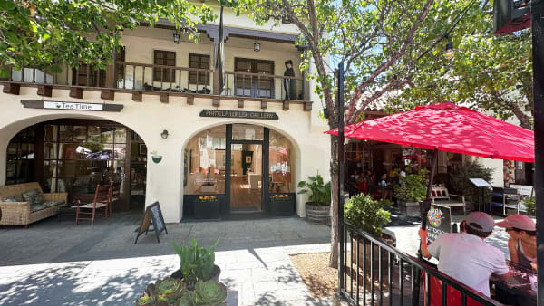 Five downtown galleries revive Palo Alto’s First Friday Art Walk