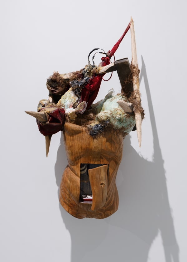Catalina Ouyang, Reliquary belly (rage office)