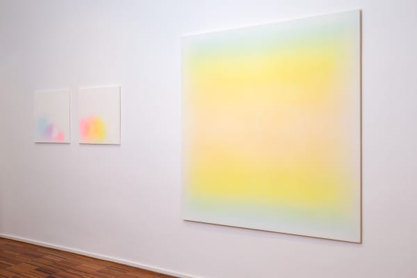 Mit jedem Schritt vom Dunklen her mein Kleid sich blühend weitet Margit Hartnagel