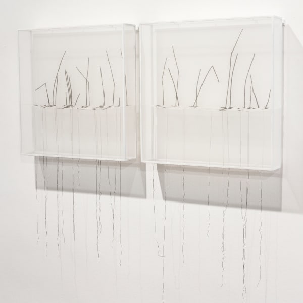 Sheila Furlan, Tiefenebenen, 2021, bestickte Seide auf Metallgestell, 2-teilig, unten signiert, je 50 x 50 x 8,5 cm