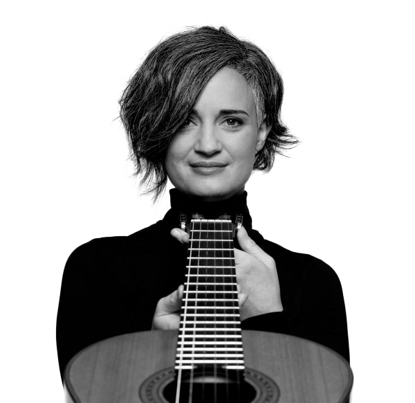 Zsófia Boros, Gitarre solo