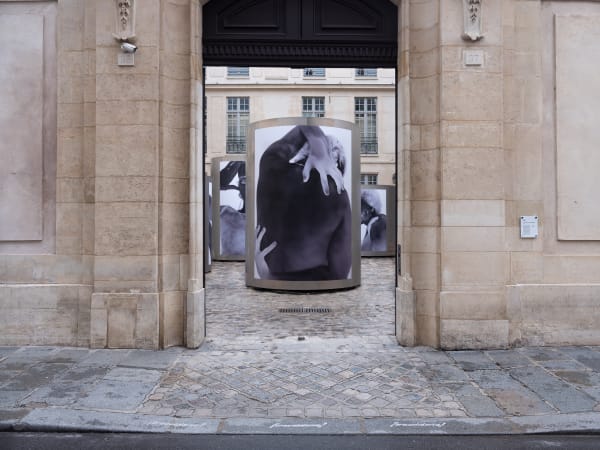 Cdg X Max Richter Dsmp Courtyard Installation Photography July2025 11