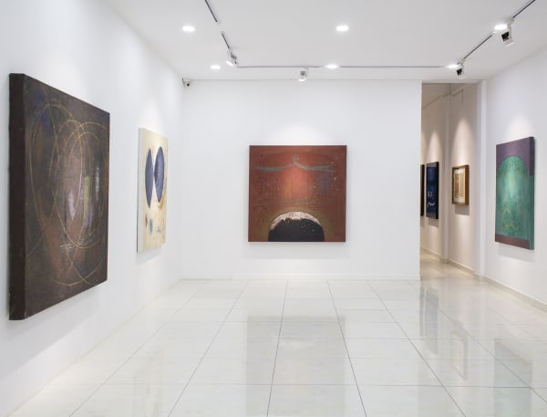 Lý Trực Sơn Exhibition Invites Us to Marvel at Lacquer, Dó Paper, Earth's Material Beauty