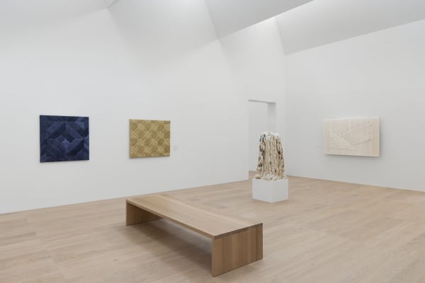 Ausstellungsansicht/Exhibition View SHEILA HICKS 2024 © Josef Albers Museum Quadrat Bottrop, Foto: Philipp Ottendörfer