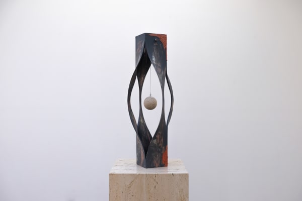 PARK SEYOON 020120 Keep Wounds Uncovered Void hand-casted polyurethane resin, aerosol paint, polyester resin, poly epoxy resin, galvanized steel, cotton thread, travertine 73 x 28 x 28cm 2019