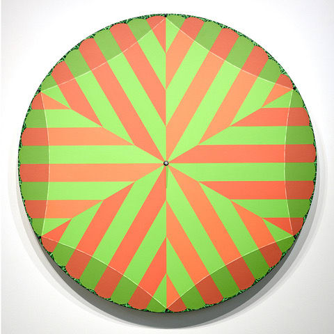 Shawn Powell, Parasol (red/green) 2022, acrylic on shaped canvas, 40 x 40 inches.