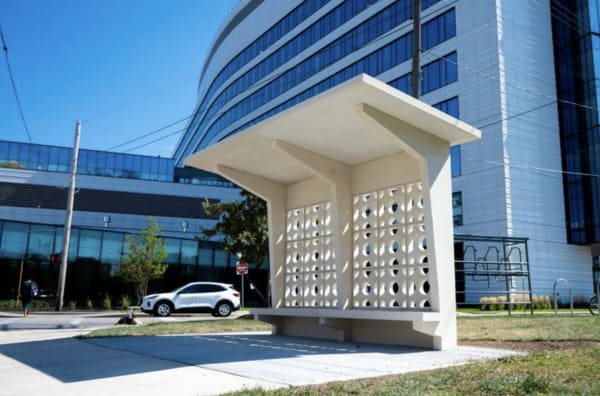 Edra Soto’s “La Distancia” across from the MetroHealth Glick Center, 2025. Courtesy of the Sculpture Center.