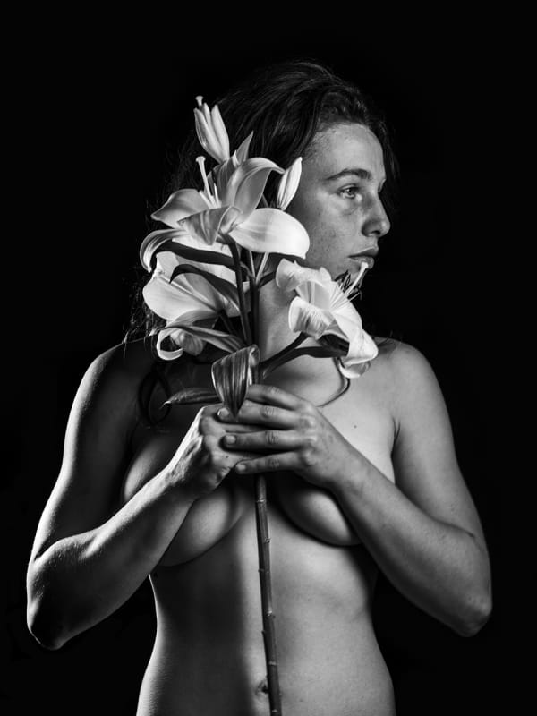 Laura Veschi, Forte come un fiore