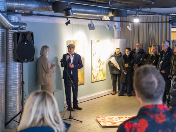 ÅPNING SHWAN DLER QARADAKI - DUFTENDE BEDRAG