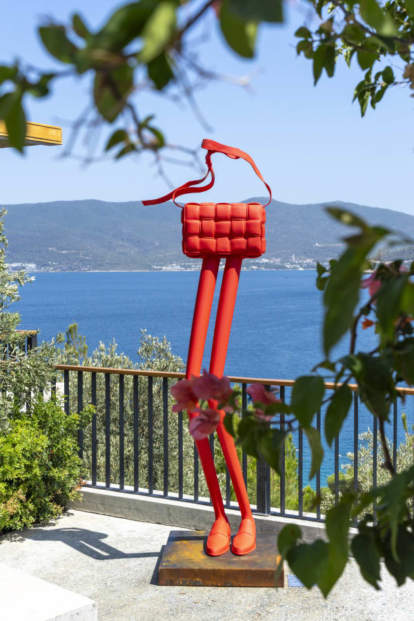 Erwin Wurm Vanity (Bag Sculptures), 2023 © Courtesy of Erwin Wurm and Thaddaeus Ropac.