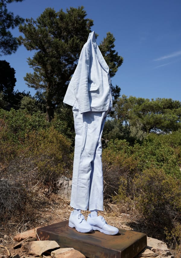 Erwin Wurm (b. 1954), Straight Blue (Substitutes), 2024, Thaddeus Ropac "Persona" exhibition at Bodrum Loft. Aluminium, acrylic paint. 190 x 22 x 60 cm. © Courtesy of Thaddaeus Ropac Gallery and Erwin Wurm.