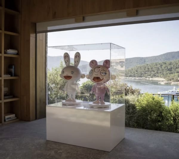 Takashi Murakami, Kaikai (Blue Eyes), Kiki (Blue Eyes), 2021, FRP, urethane paint, stainless steel, wood. © 2023 Takashi Murakami/Kaikai Kiki Co., Ltd. All Rights Reserved. Courtesy Perrotin.