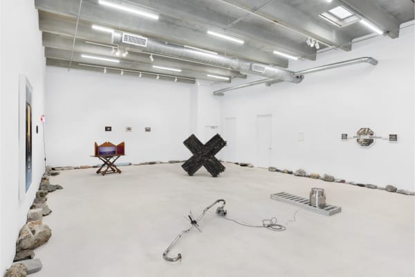 Everyoneminusloni Voloshyn Small 1